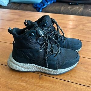 Columbia Hiking Boots size 5